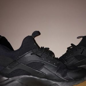 Nike Huarache Triple Black